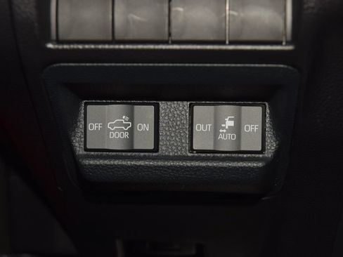 Used 2025 Toyota Tacoma Limited AWD/4WD image 33