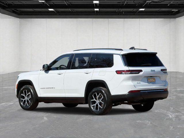 Used 2023 Jeep Grand Cherokee L Limited AWD/4WD image 3