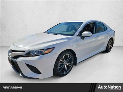 Used 2020 Toyota Camry SE w/ Carpet Mat Package