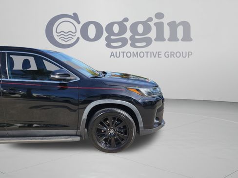 Used 2019 Toyota Highlander SE FWD image 32