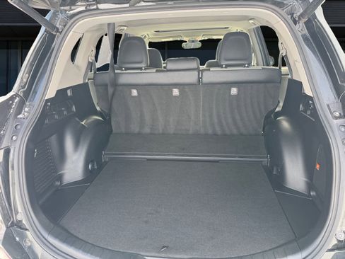 Used 2016 Toyota RAV4 Limited image 12