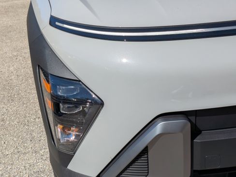 New 2026 Hyundai Kona SE image 10