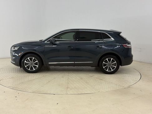 Used 2023 Lincoln Nautilus FWD image 2