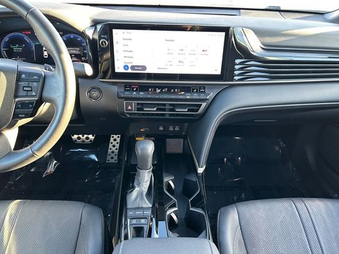 Used 2025 Toyota Camry XSE image 12