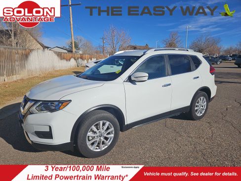 Used 2017 Nissan Rogue SV image 1