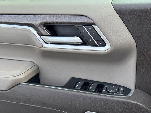 Used 2025 Chevrolet Silverado 1500 LTZ w/ LTZ Premium Package image 25