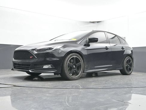 Used 2018 Ford Focus ST FWD image 28