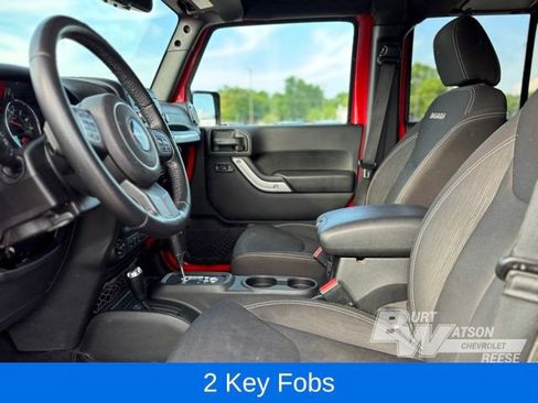 Used 2018 Jeep Wrangler Unlimited Sahara w/ Connectivity Group image 11