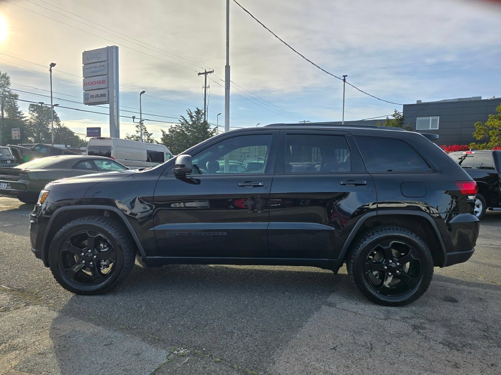 Used 2019 Jeep Grand Cherokee Laredo AWD/4WD image 4