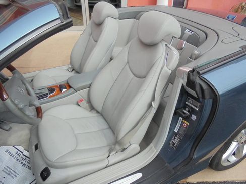 Used 2004 Mercedes-Benz SL 500 w/ Trim Pkg image 11