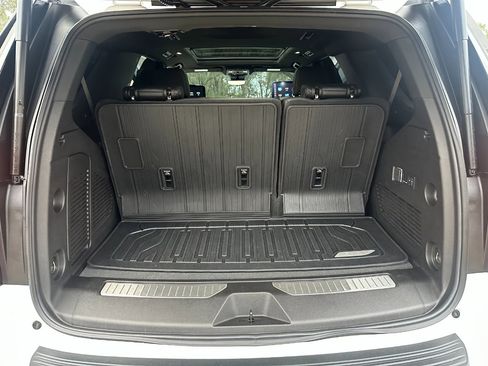 Used 2025 GMC Yukon Denali w/ Denali Reserve Package image 40