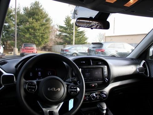 Certified 2024 Kia Soul LX w/ Option Group 015 image 6