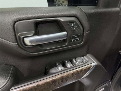 Used 2022 GMC Sierra 3500 Denali w/ Denali Ultimate Package image 11