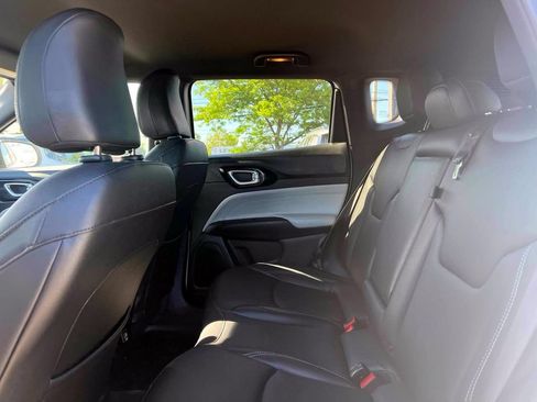 Certified 2025 Jeep Compass Limited AWD/4WD image 13