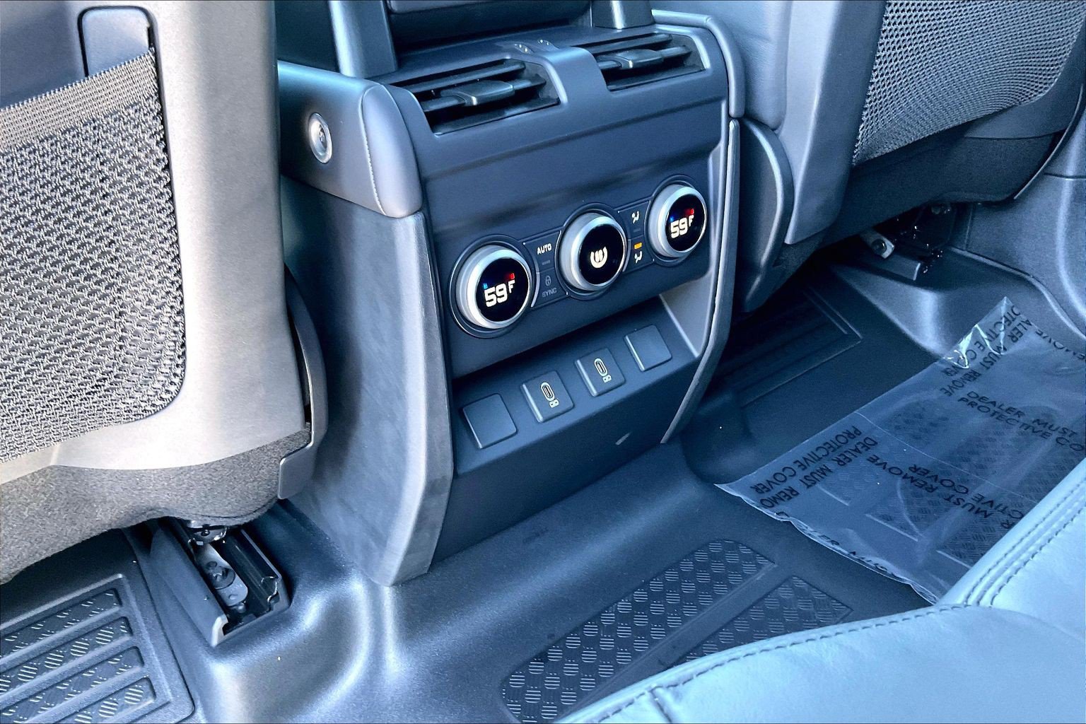 New 2026 Land Rover Defender 110 X-Dynamic SE AWD/4WD image 23
