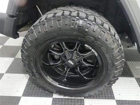 Used 2018 Jeep Wrangler Unlimited Sport S AWD/4WD image 16