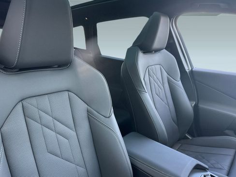 Used 2025 BMW X3 xDrive30i w/ Premium Package image 30