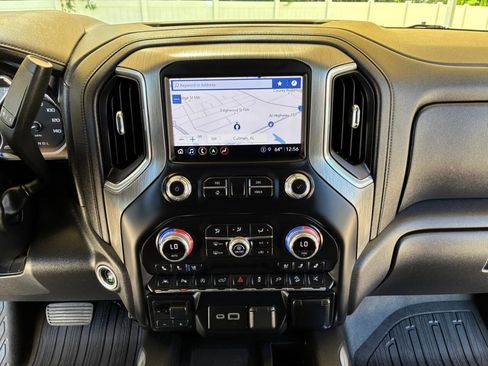 Used 2021 GMC Sierra 1500 Denali w/ Denali Ultimate Package AWD/4WD image 23