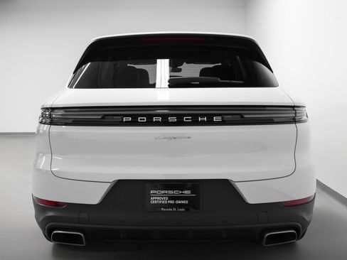 Used 2024 Porsche Cayenne image 11