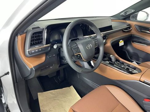 New 2026 Toyota Crown Signia AWD/4WD image 2