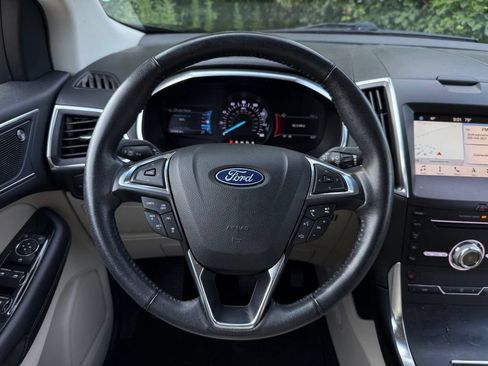 Used 2019 Ford Edge Titanium FWD image 21
