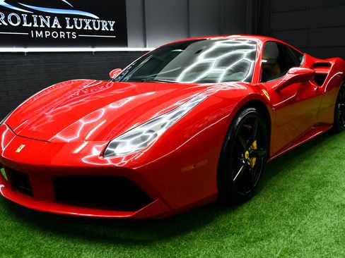 Used 2017 Ferrari 488 GTB image 7