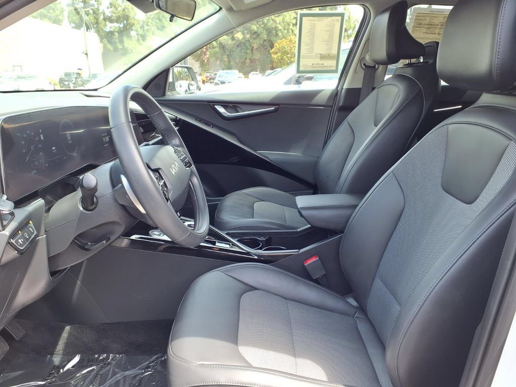 Certified 2023 Kia Niro Wind FWD image 8