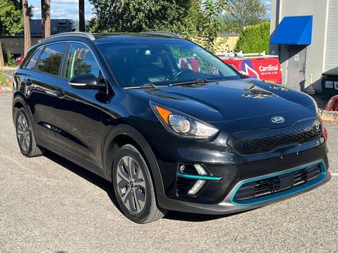Used 2019 Kia Niro EX w/ Cold Weather Package 2.0 FWD image 7