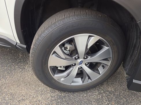 Certified 2025 Subaru Ascent Premium w/ Popular Package #2 AWD/4WD image 11