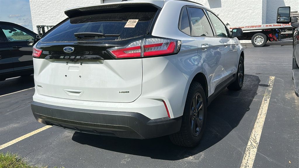 Used 2024 Ford Edge SEL w/ Sport Appearance Package AWD/4WD image 3