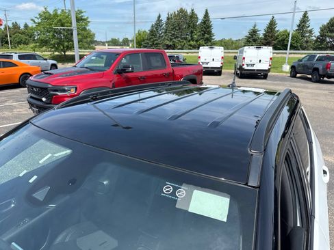 Used 2025 Jeep Compass Trailhawk AWD/4WD image 13