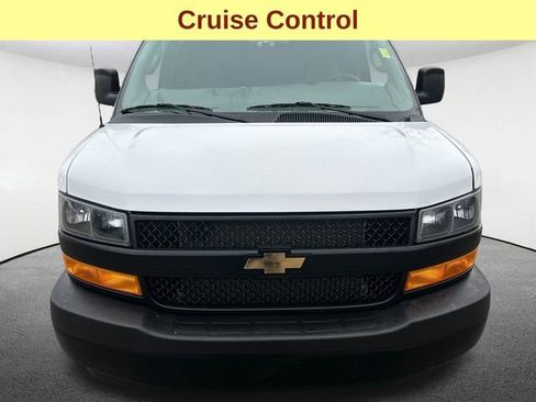 Used 2025 Chevrolet Express 3500 Extended w/ Driver Convenience Package RWD image 4