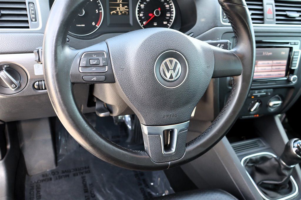 Used 2014 Volkswagen Jetta TDI FWD image 30
