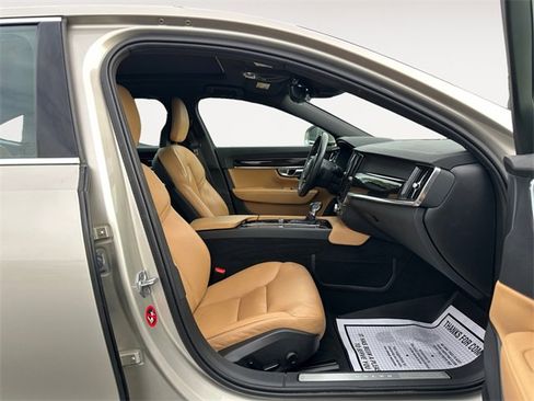 Used 2018 Volvo S90 T5 Momentum w/ Convenience Package image 15