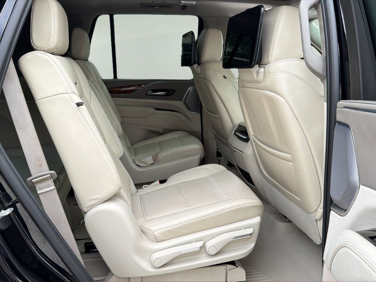 Used 2024 Cadillac Escalade Sport Platinum AWD/4WD image 21