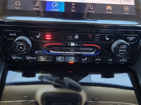 Used 2024 Jeep Grand Cherokee Limited image 15