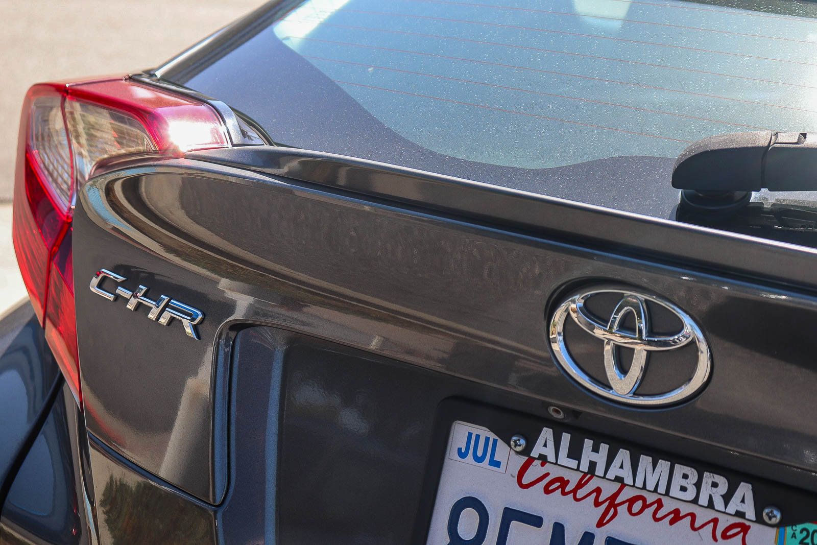 Used 2018 Toyota C-HR XLE FWD image 9