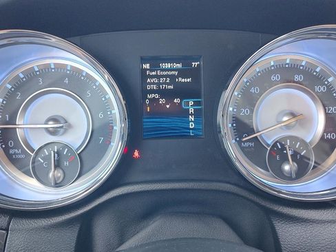 Used 2014 Chrysler 300 RWD image 12