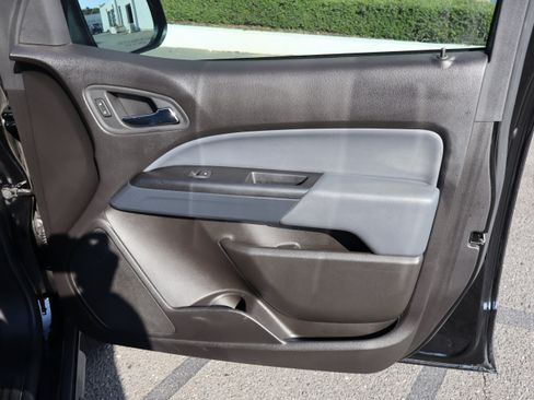 Used 2016 Chevrolet Colorado Z71 AWD/4WD image 37