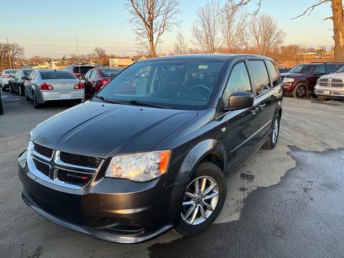 Used 2014 Dodge Grand Caravan SE image 1