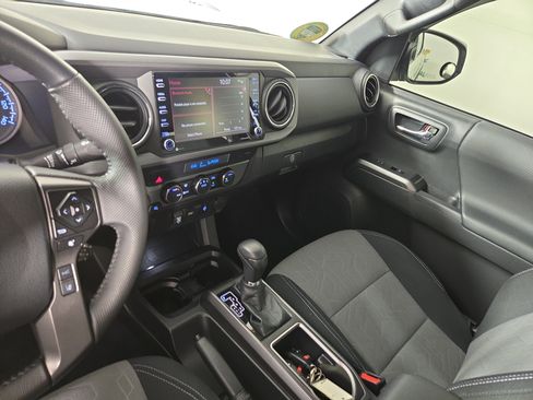 Used 2023 Toyota Tacoma TRD Off-Road AWD/4WD image 23