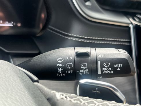 New 2025 Jeep Grand Cherokee Limited w/ Luxury Tech Group II image 39