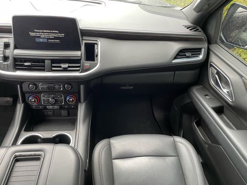 Used 2022 Chevrolet Tahoe LT w/ Luxury Package RWD image 10