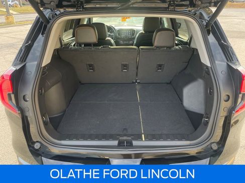 Used 2023 GMC Terrain AT4 image 23