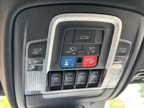 Used 2020 RAM 1500 Laramie AWD/4WD image 25