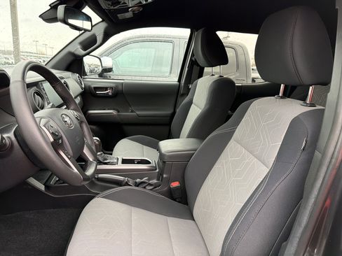 Used 2023 Toyota Tacoma TRD Off-Road image 10