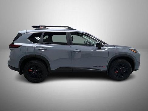 Certified 2025 Nissan Rogue SV AWD/4WD image 4