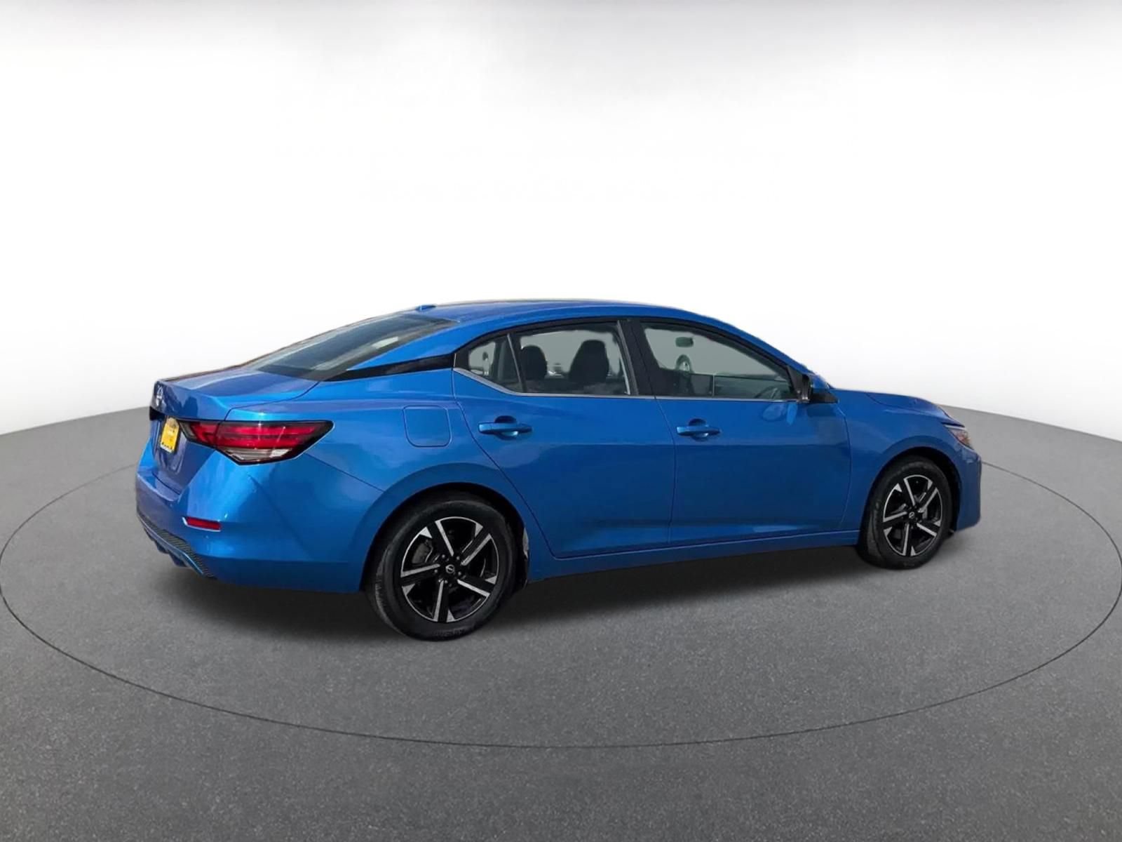 Used 2025 Nissan Sentra SV FWD image 14