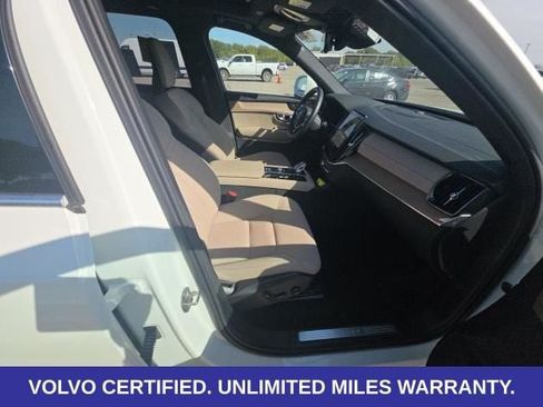 Used 2026 Volvo XC90 B6 Plus AWD/4WD image 3