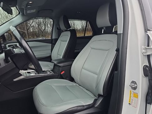 Used 2021 Ford Explorer XLT w/ Equipment Group 202A image 16